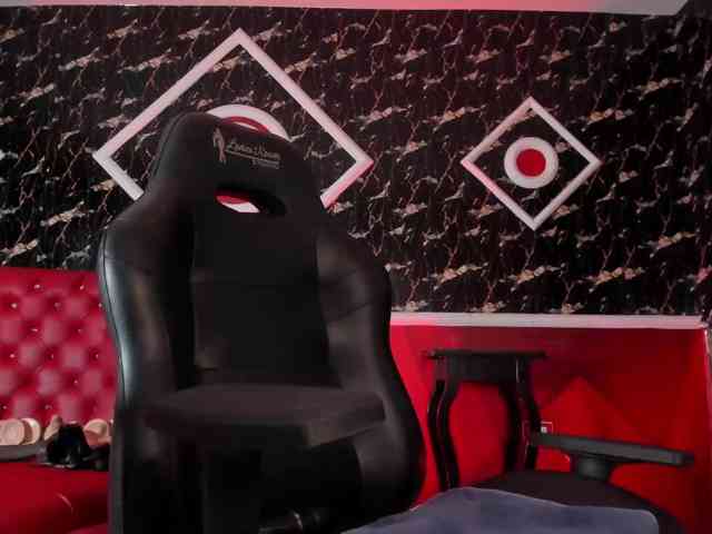 Nicolle_BlackQueen