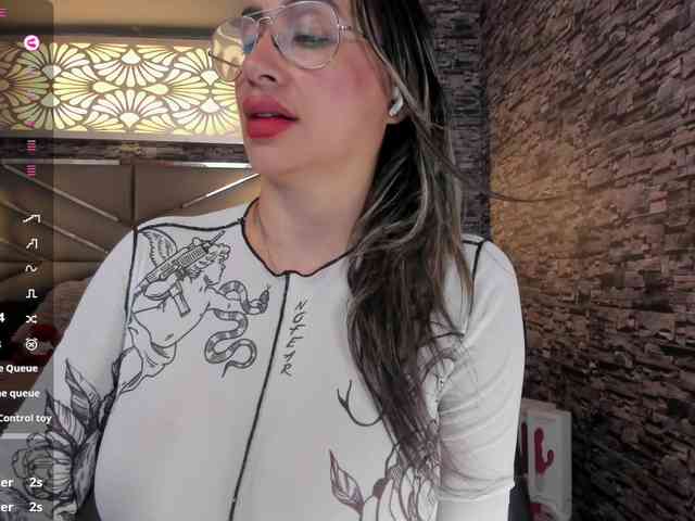 nicollequeen webcam
