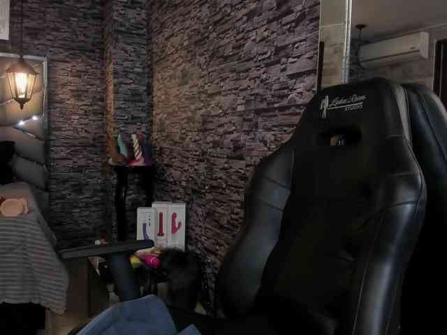 nicollequeen webcam