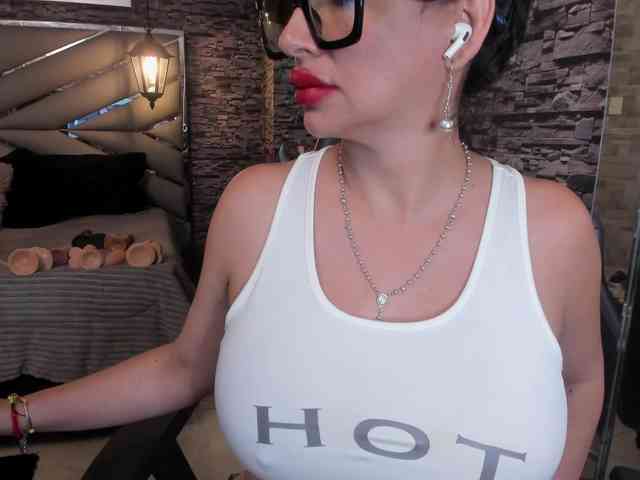 nicollequeen webcam