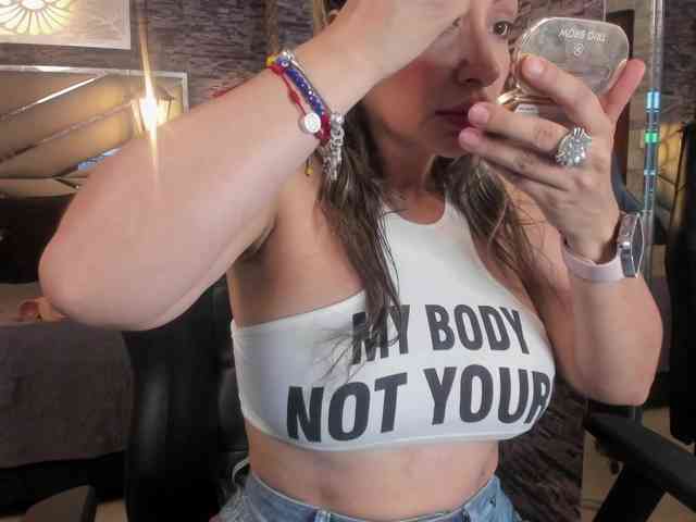 nicollequeen webcam