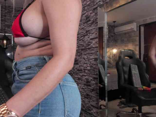 nicollequeen webcam