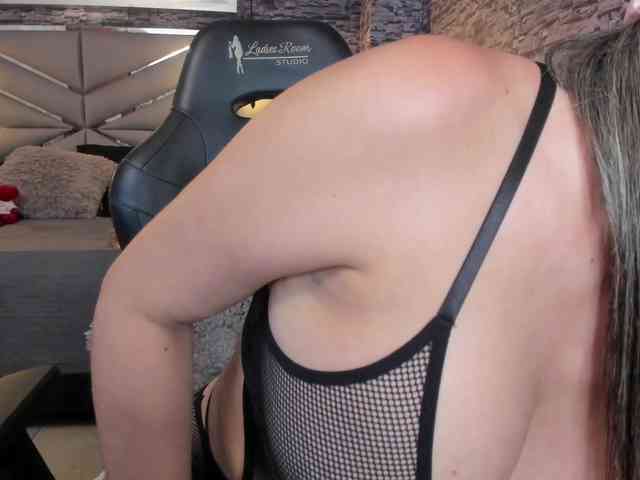 nicollequeen webcam