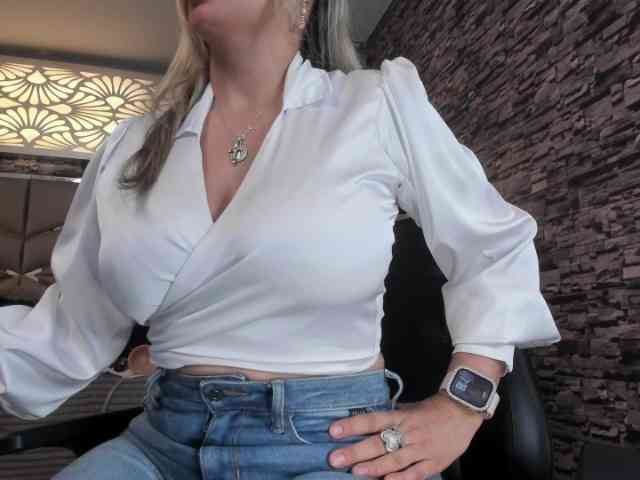 nicollequeen webcam