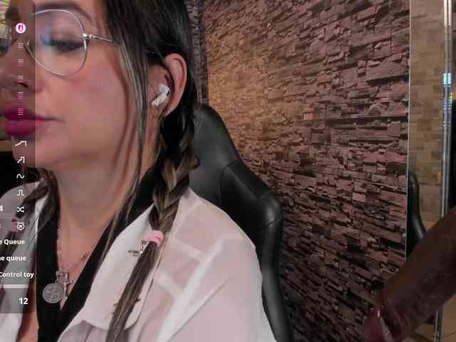 nicollequeen webcam