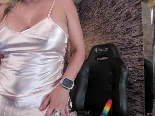 nicollequeen webcam