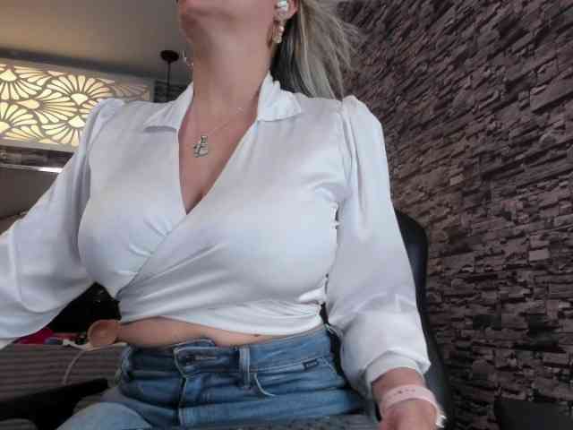 nicollequeen webcam