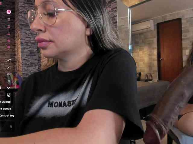 nicollequeen webcam