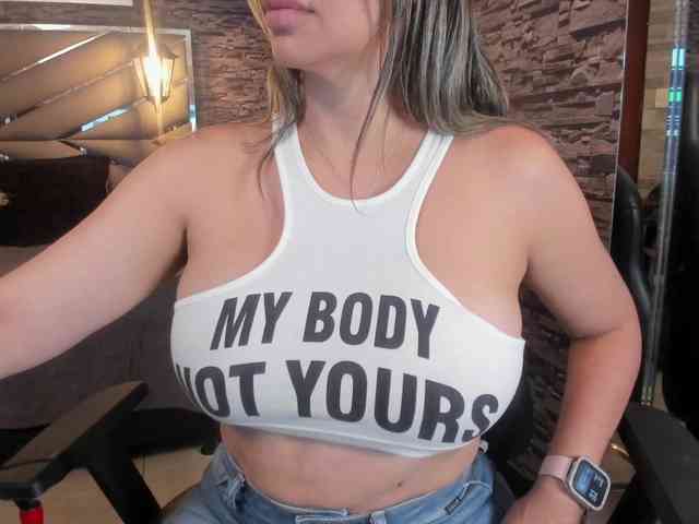 nicollequeen webcam