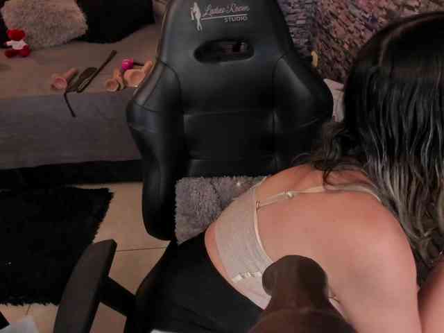 nicollequeen webcam