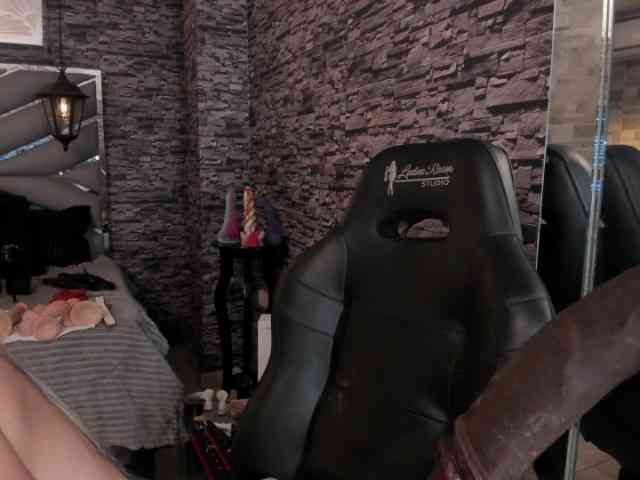 nicollequeen webcam