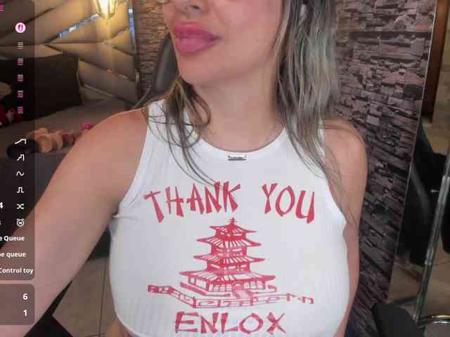 nicollequeen webcam