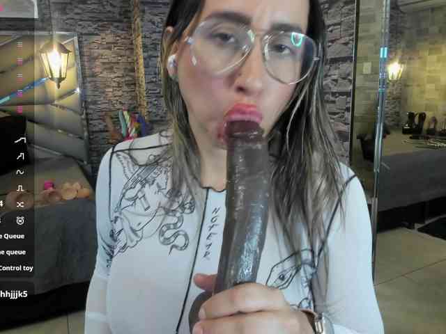 nicollequeen webcam