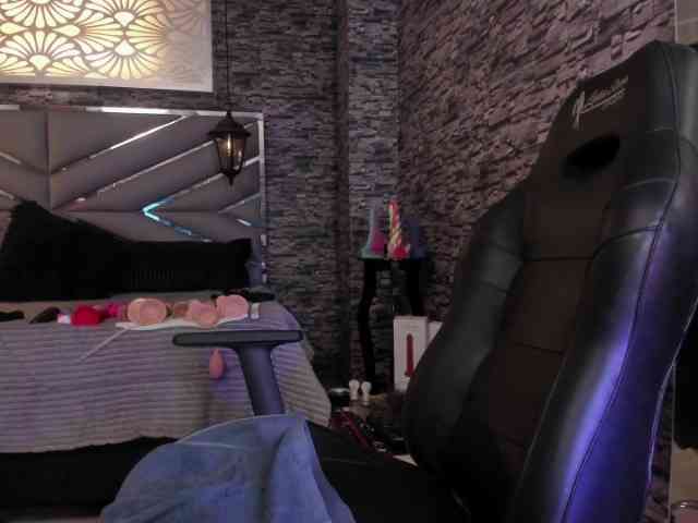 nicollequeen webcam