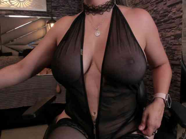 nicollequeen webcam