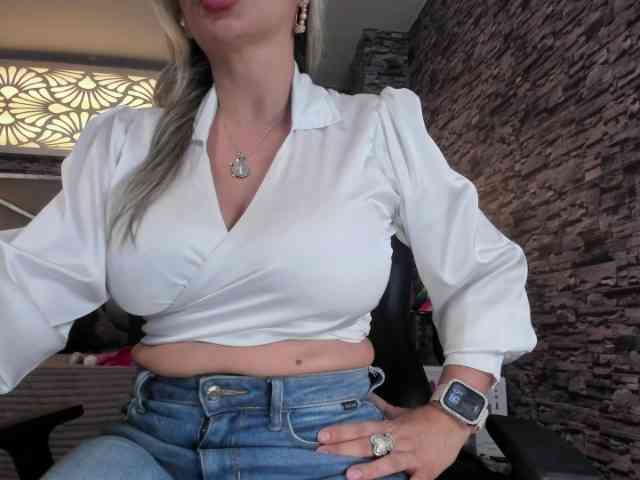 nicollequeen webcam