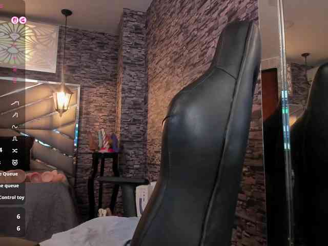 nicollequeen webcam