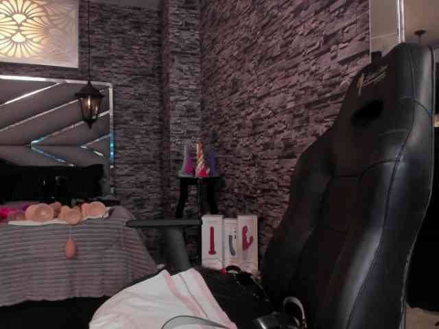 nicollequeen webcam