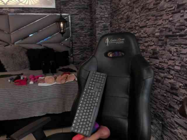 nicollequeen webcam