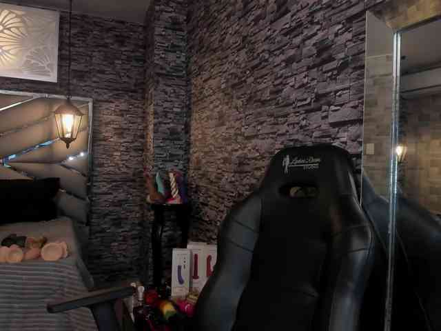 nicollequeen webcam