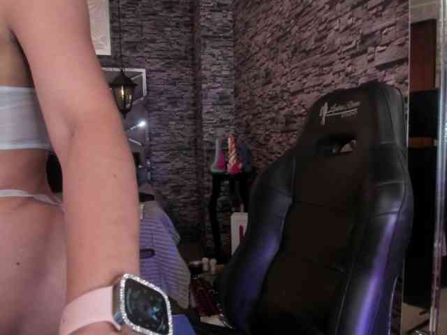 nicollequeen webcam