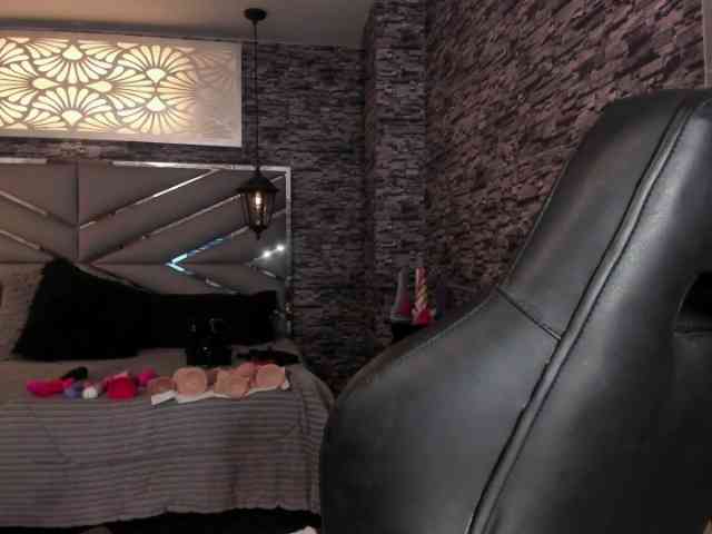 nicollequeen webcam