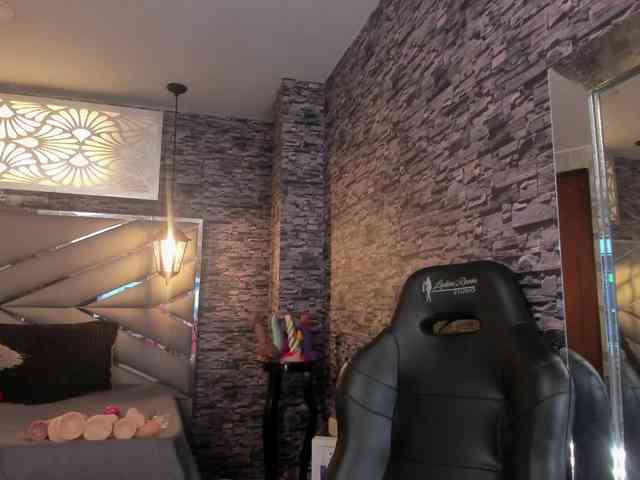 nicollequeen webcam