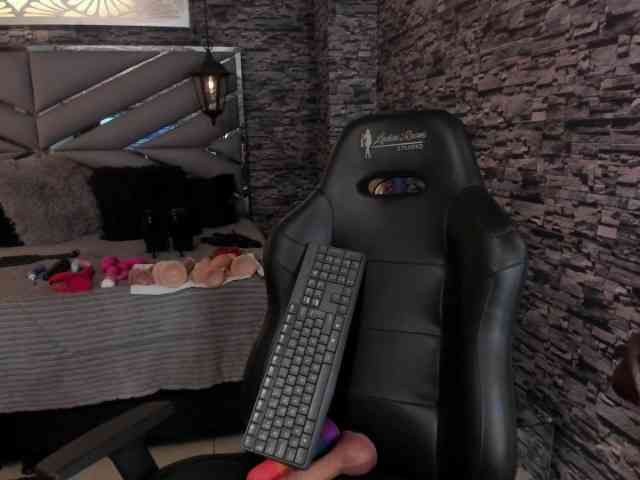 nicollequeen webcam