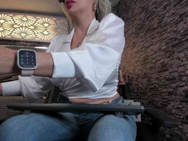 nicollequeen webcam