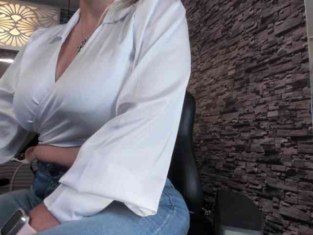 nicollequeen webcam