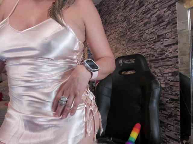 nicollequeen webcam