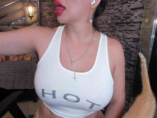 nicollequeen webcam