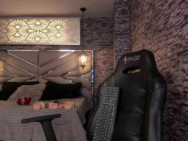 nicollequeen webcam