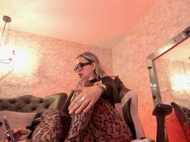 Nicolle_BlackQueen