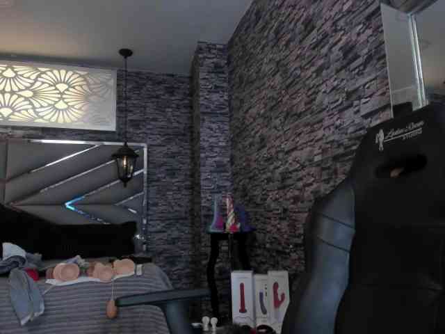 nicollequeen webcam
