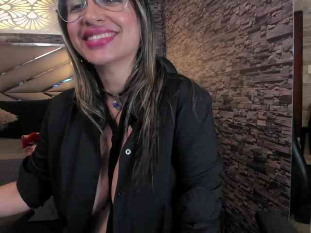 nicollequeen webcam