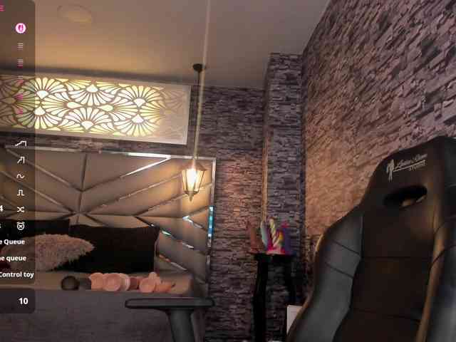 nicollequeen webcam