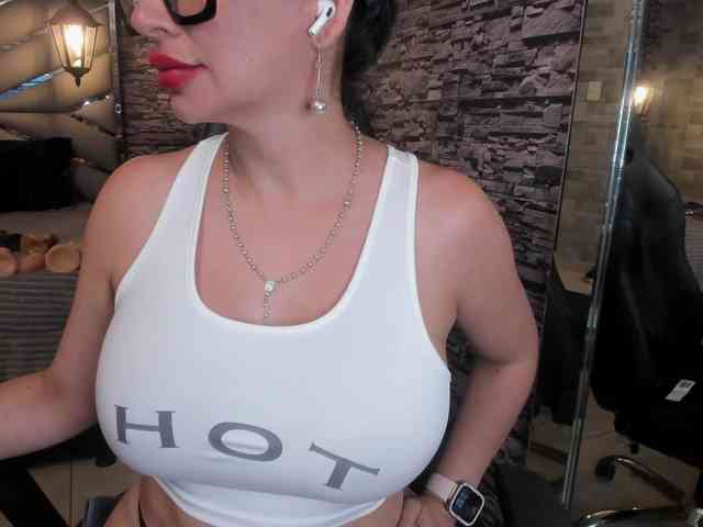 nicollequeen webcam