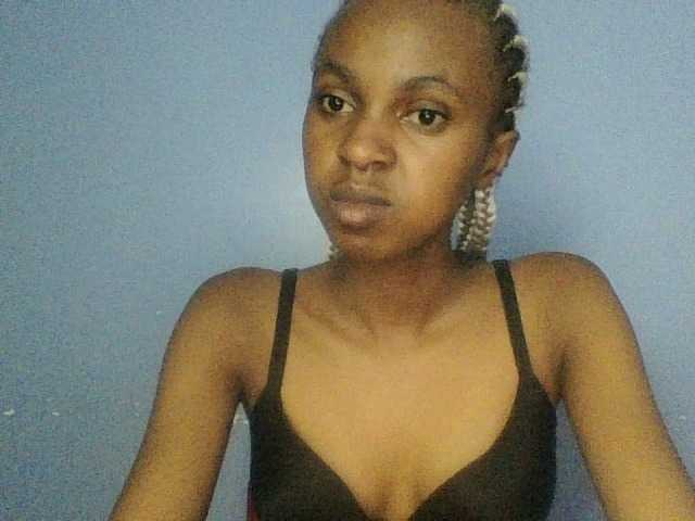 Curvypetite live cam on BongaCams