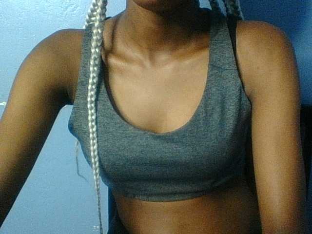 Curvypetite live cam on BongaCams