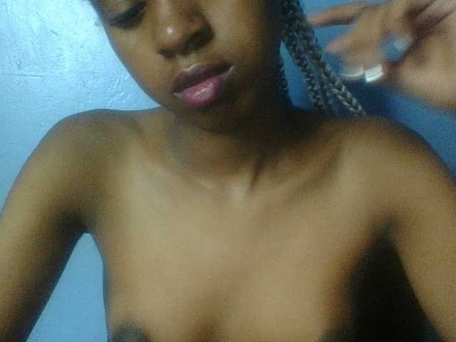 Curvypetite live cam on BongaCams
