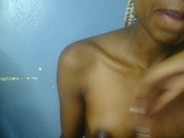 Curvypetite live cam on BongaCams