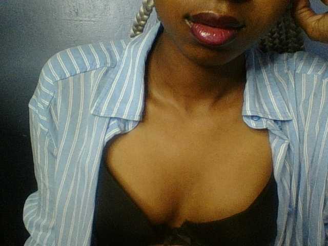 Curvypetite live cam on BongaCams