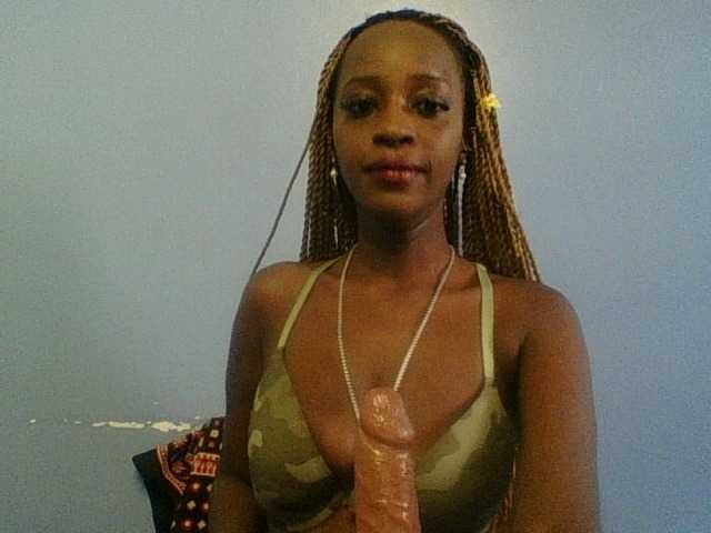 Curvypetite webcam