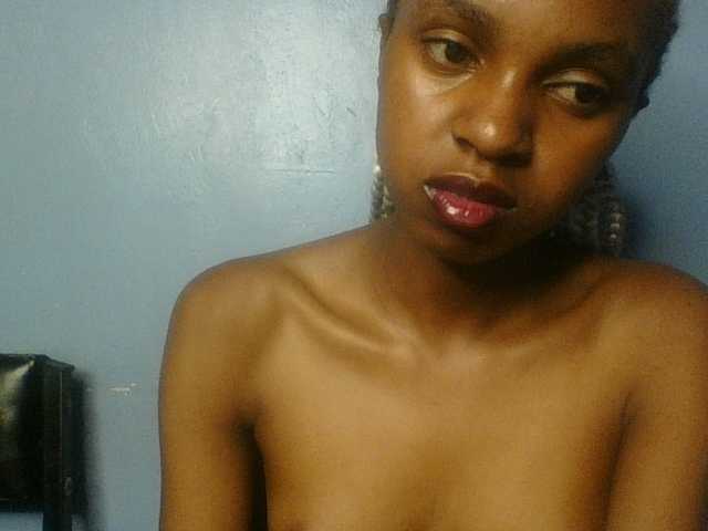Curvypetite live cam on BongaCams