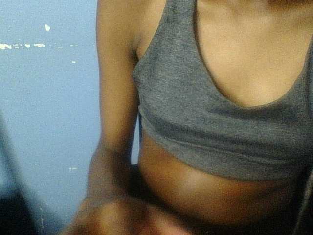 Curvypetite live cam on BongaCams