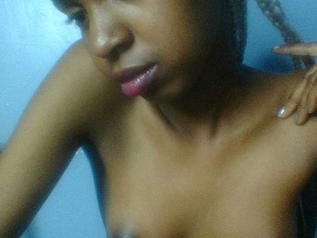Curvypetite live cam on BongaCams