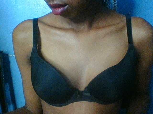 Curvypetite live cam on BongaCams