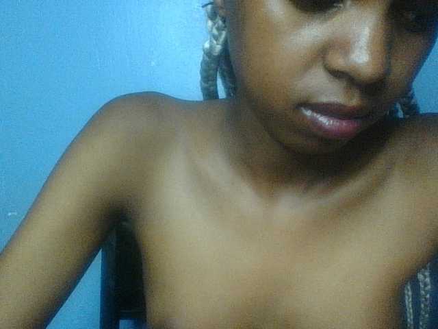 Curvypetite live cam on BongaCams