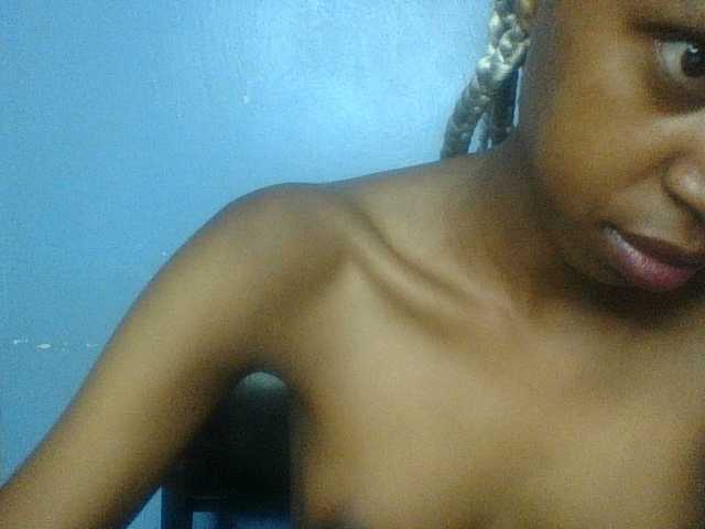 Curvypetite live cam on BongaCams